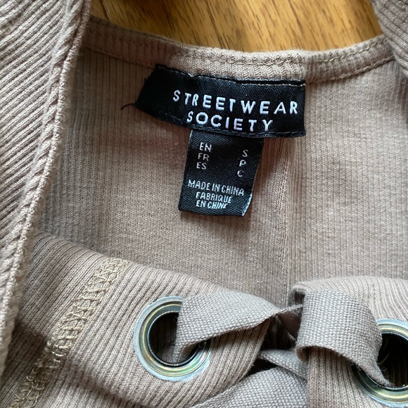 Sexy fun top! - Picture 3 of 4